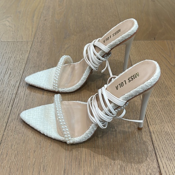 Tweed & Pearl Heels - Picture 5 of 6